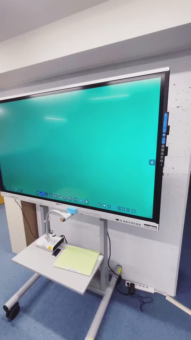 電子黒板を導入しました！

ヒーローズ河芸校の教室では、より分かりやすい授業と効率的な学習を実現するために、ついに電子黒板を導入しました
図形やグラフが簡単に描けるため、生徒のみなさんが直感的に理解しやすく、個別指導でも大活躍しています！

実際に学校現場でも広がっているように、
授業内容の対策や細かい指導を行う際も非常に便利で、講師側にとってもサポート力が高いツールです🧰

現在、ヒーローズ河芸校では体験授業受付中です♪ぜひ一度、進化した授業を体感してみてください！

ーーーーーーーーーーーーーーーーー
個別指導塾・学習塾
Hero’s河芸校
OPEN 16:00〜22:00(月-金)
059-261-8130
@heros_kawagekou 
三重県津市河芸町東千里57-1 
河芸マンションT-6号
駐車場 マンション敷地内の50番 
自転車置き場あり
ーーーーーーーーーーーーーーーーー